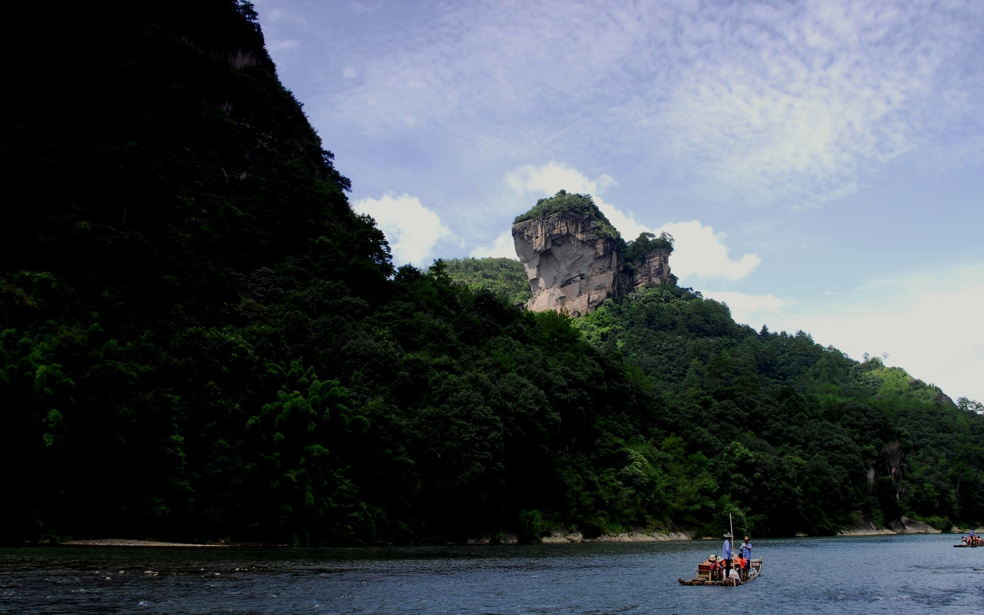 旅游圣地的漂流风光高清美景图片