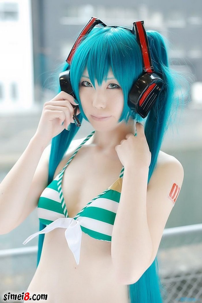 美女比基尼内衣Cosplay初音未来图片