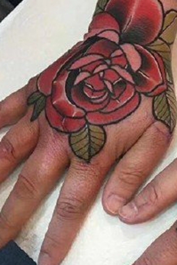 手背玫瑰色彩艺术纹身刺青图片