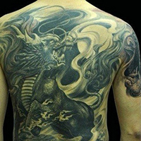纹身男满背经典霸气麒麟纹身图案